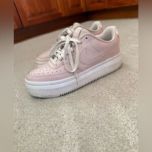 Nike Women’s Size 9